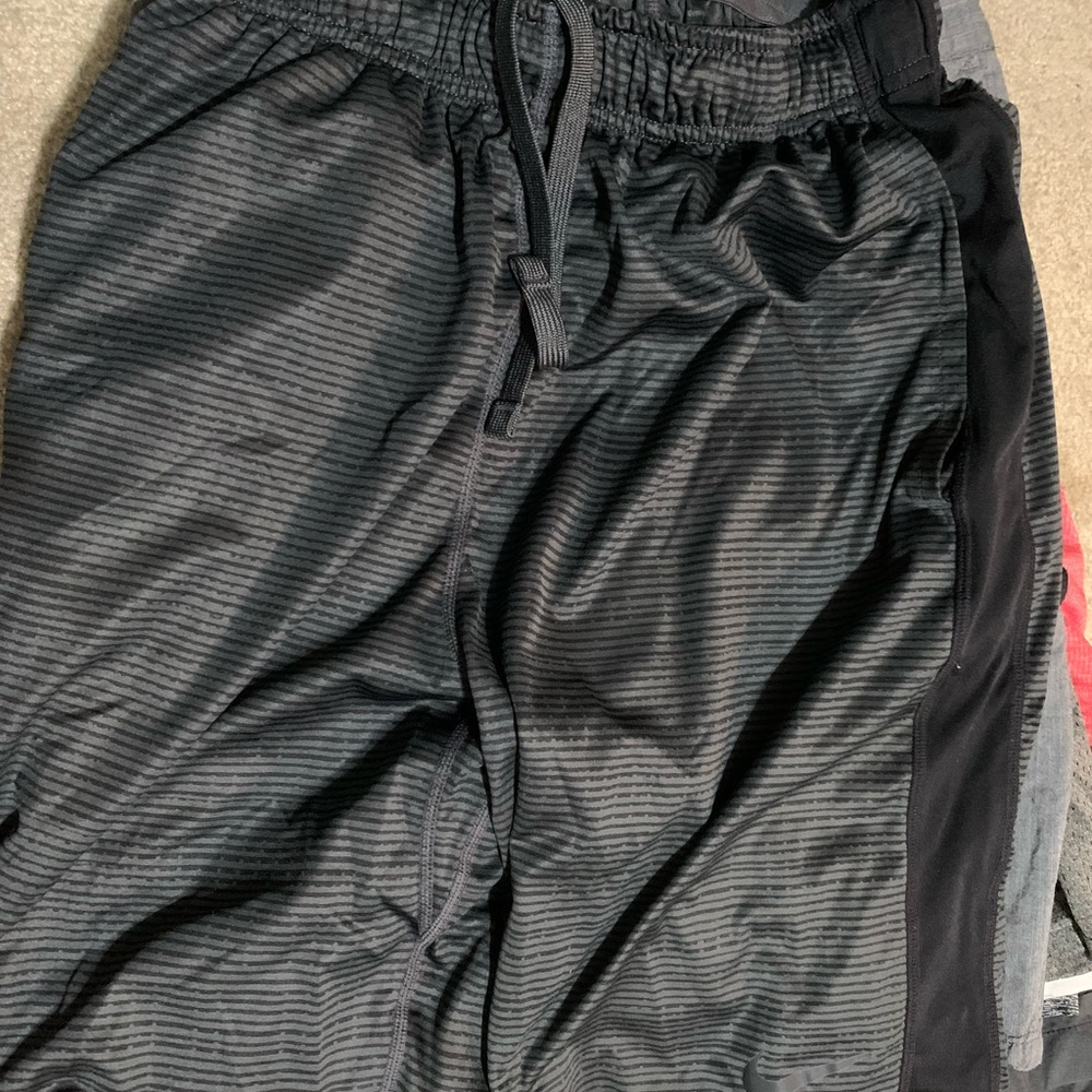 Men’s athletic shorts - Nike, Under Armor, Champion and Hurley - Picture 9 of 9